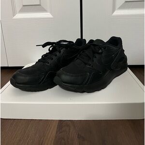 Woman’s Nike LD Victory Running Shoes